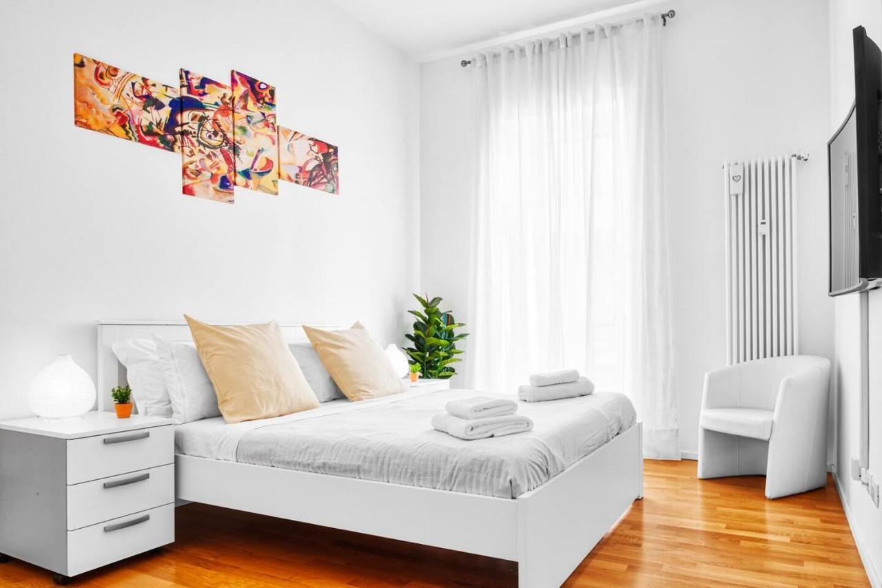 3 Bedrooms Apartment Milano Eksteriør billede